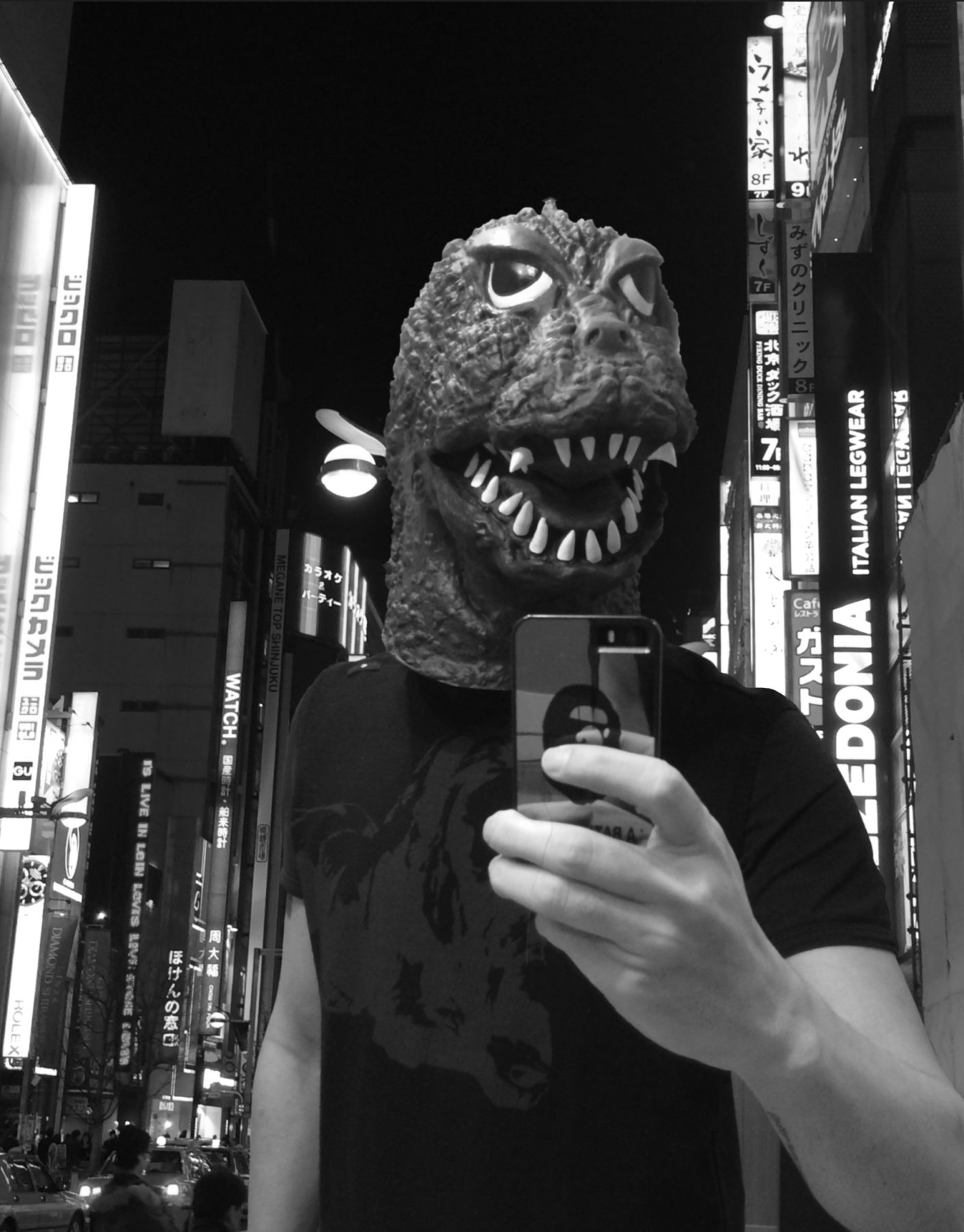 Ali Khan Fashion Designer Dinosaur Selfie Tokyo